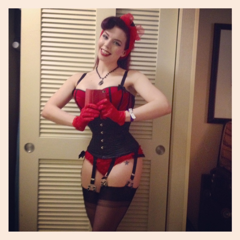 Ludella Hahn corset selfie Fetcon 2014